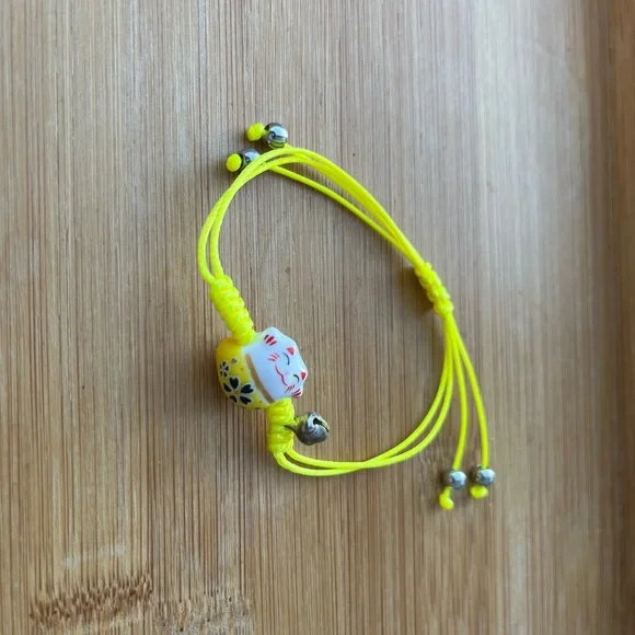 Lucky Cat Maneki Neko Charm Solid Yellow String handmade bracelet - Picture 7 of 9